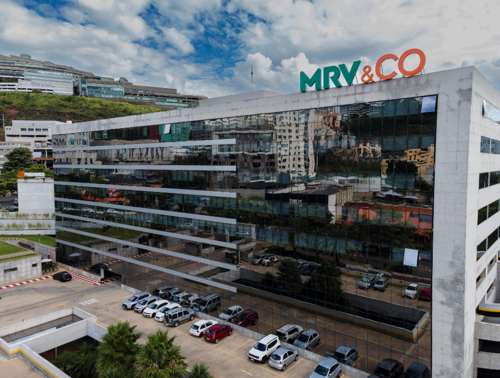 MRV (MRVE3) jumps 21% in August, extending 2025 rally to 36%