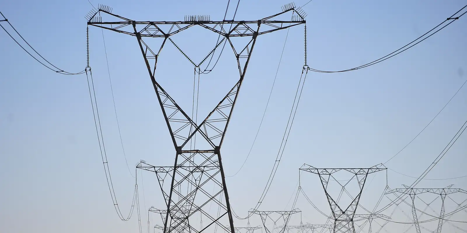 Brazil Sets Green Power Tariff Flag for January, Avoiding Extra Electricity Charges