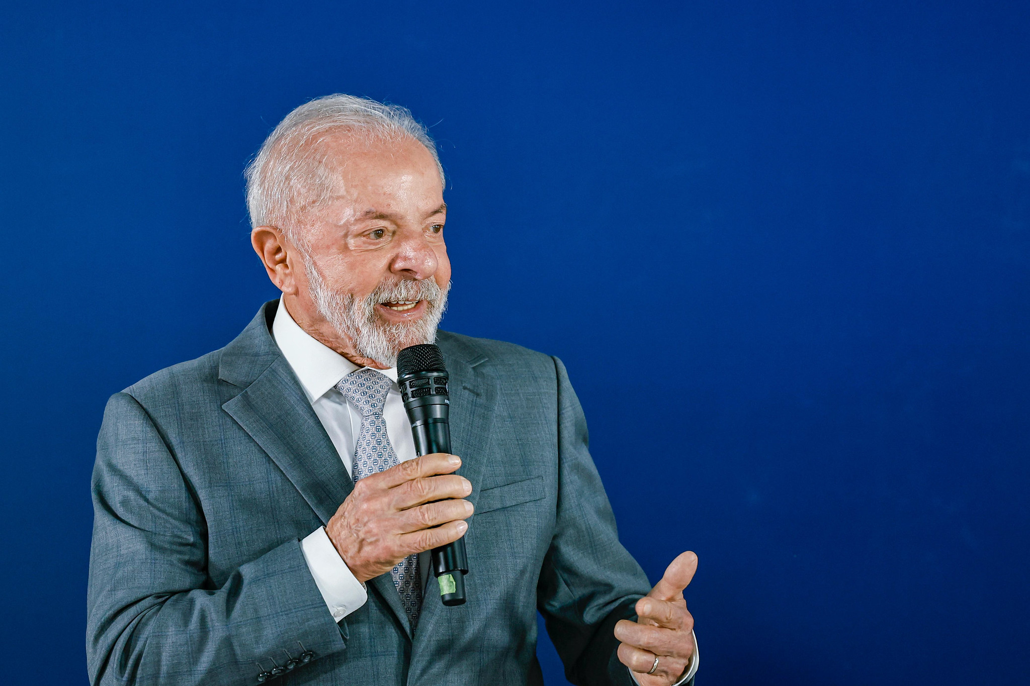 Lula rejects Correios privatization and eyes partnerships