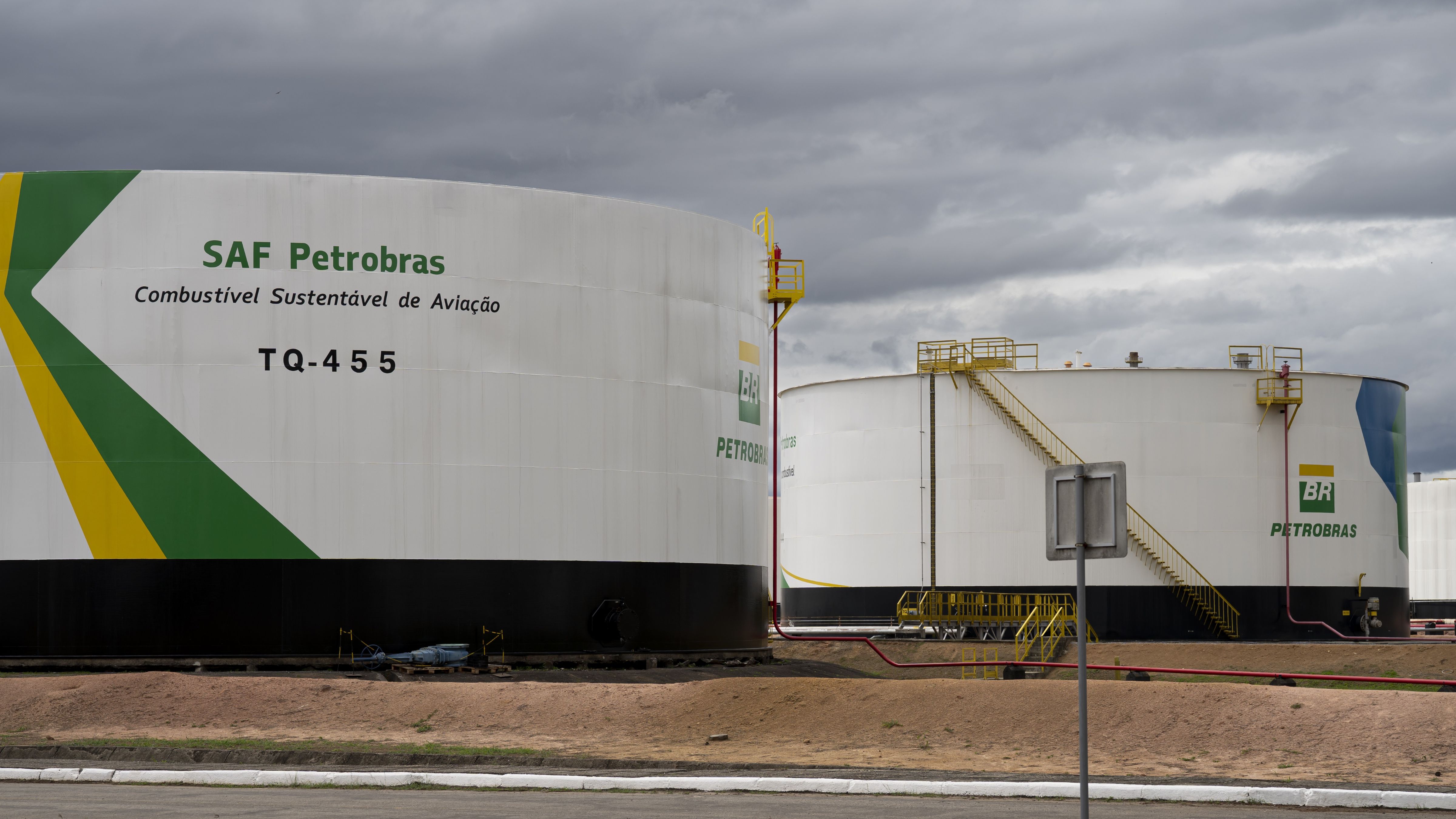 Petrobras sets diesel S-10 record and launches SAF