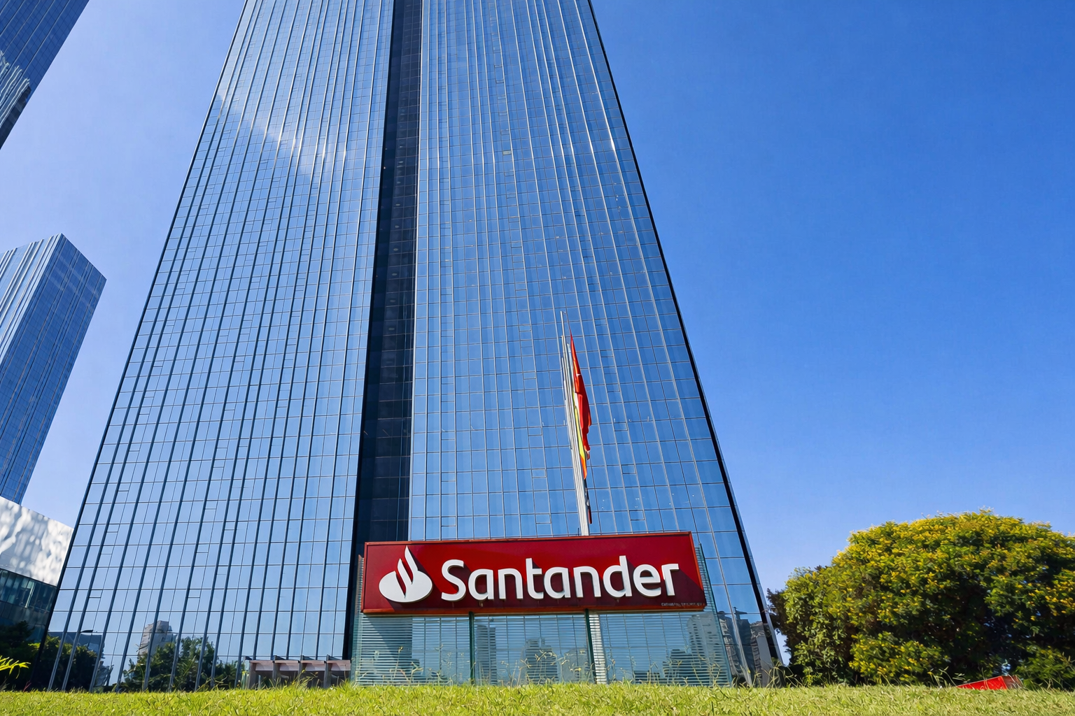 Santander Brasil Profit Falls 1.9% to R$3.8 Billion