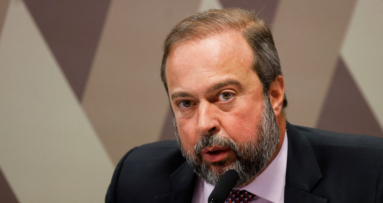 Brazil’s Silveira Says No Fuel Shortage Risk, Warns of Price Speculation