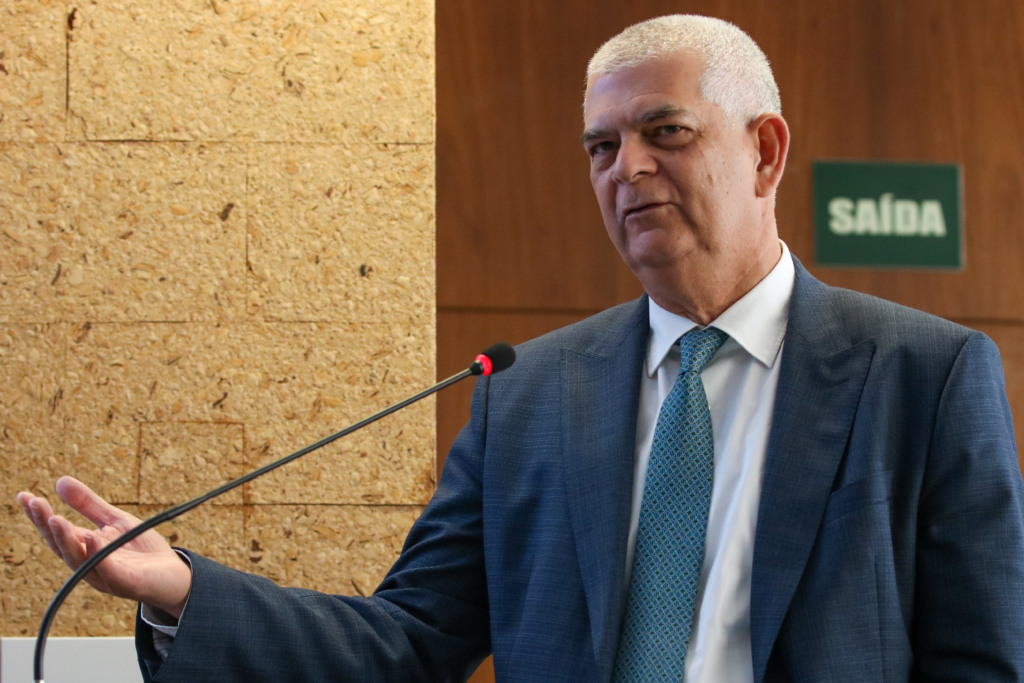 Axia Energia Starts CEO Succession With Wolff in Transition Role